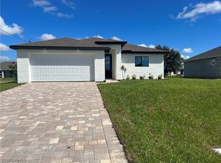 1043 Bandera St, Lehigh Acres, FL 33974