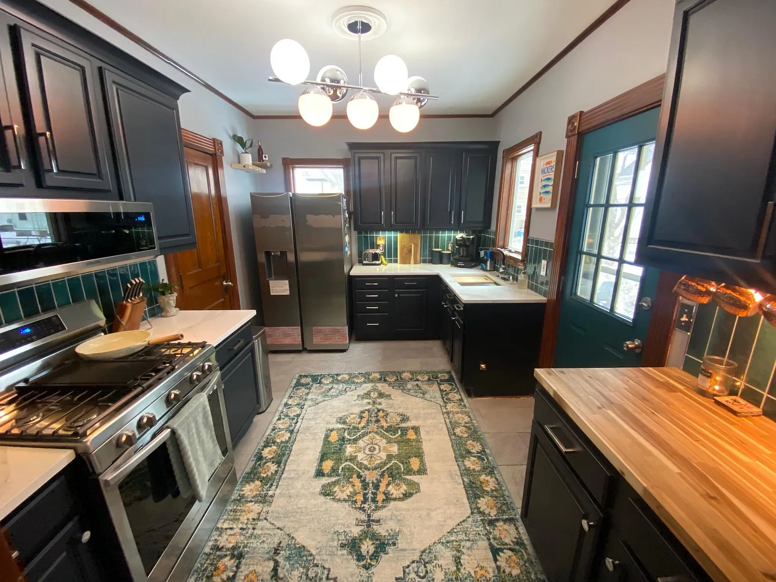 1 bed, 1100 sqft, $1,600 — Photo 1