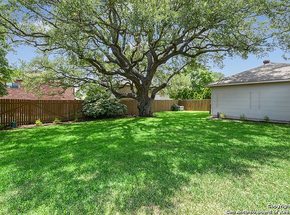 5th image of 1807 Caraselle Loop Ct