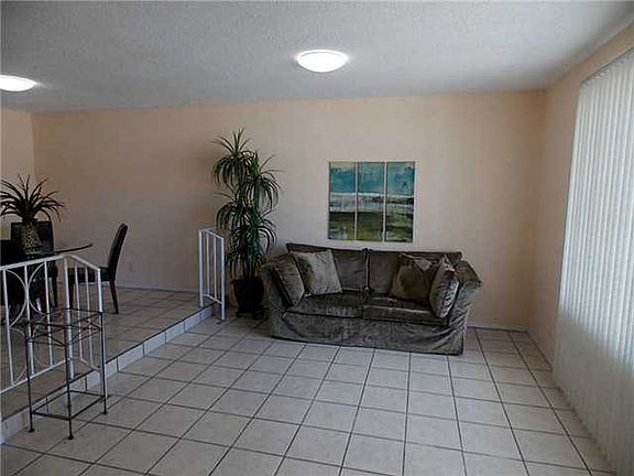 5th image of 10118 Woodway Dr