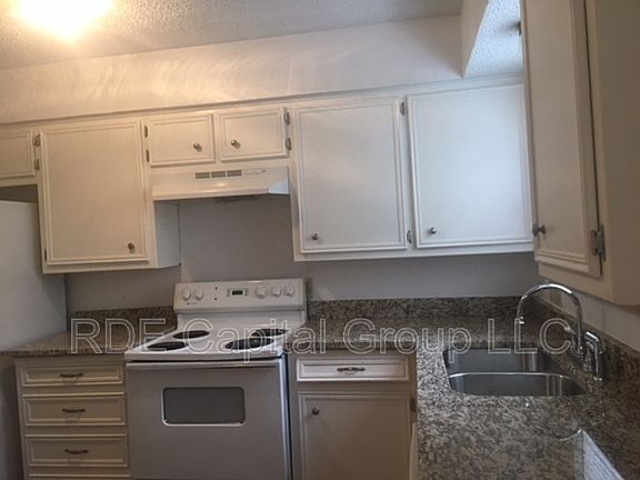 4th image of 509 Norwood Cir E