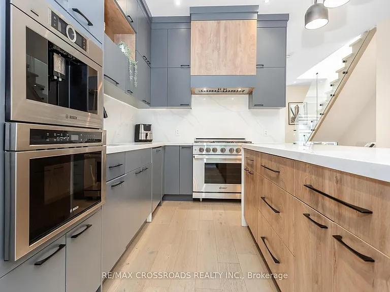 10 Hamstead Ave — Photo 10