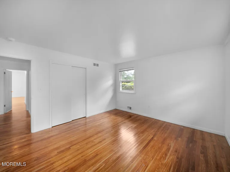 170 Bingham Ave — Photo 23