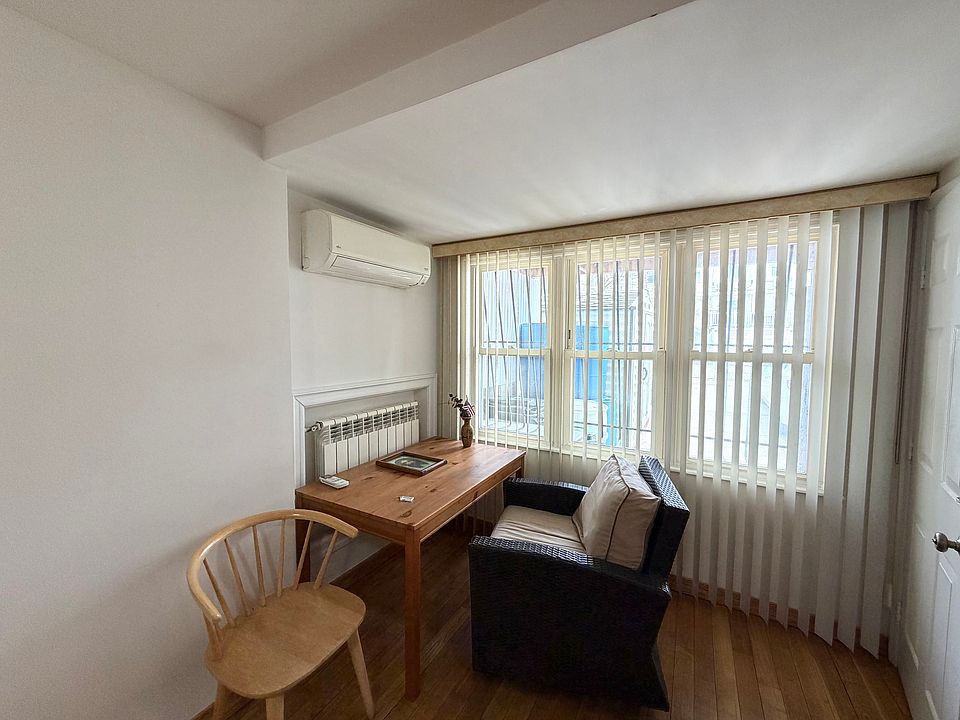 1st image of 2055 E 26th St #1