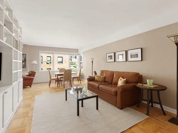 11 Fifth Avenue image 1 of 10