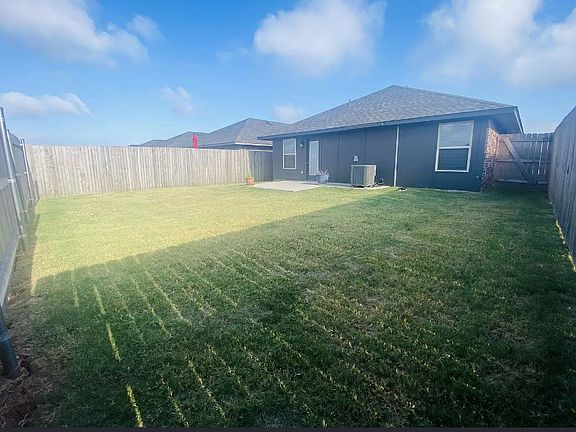 5th image of 2732 NW 195th St