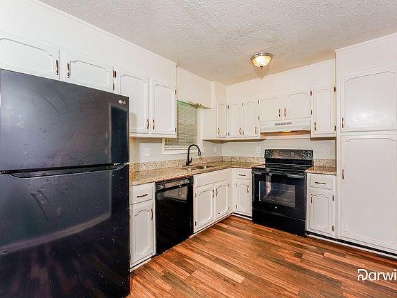 5th image of 1438 Cabin Hill Rd