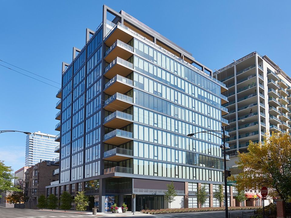 1st image of 366 W Superior St #404