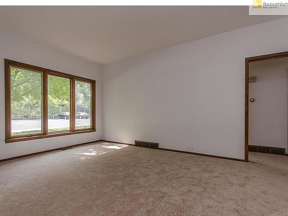 3rd image of 460 W 104th St Unit A