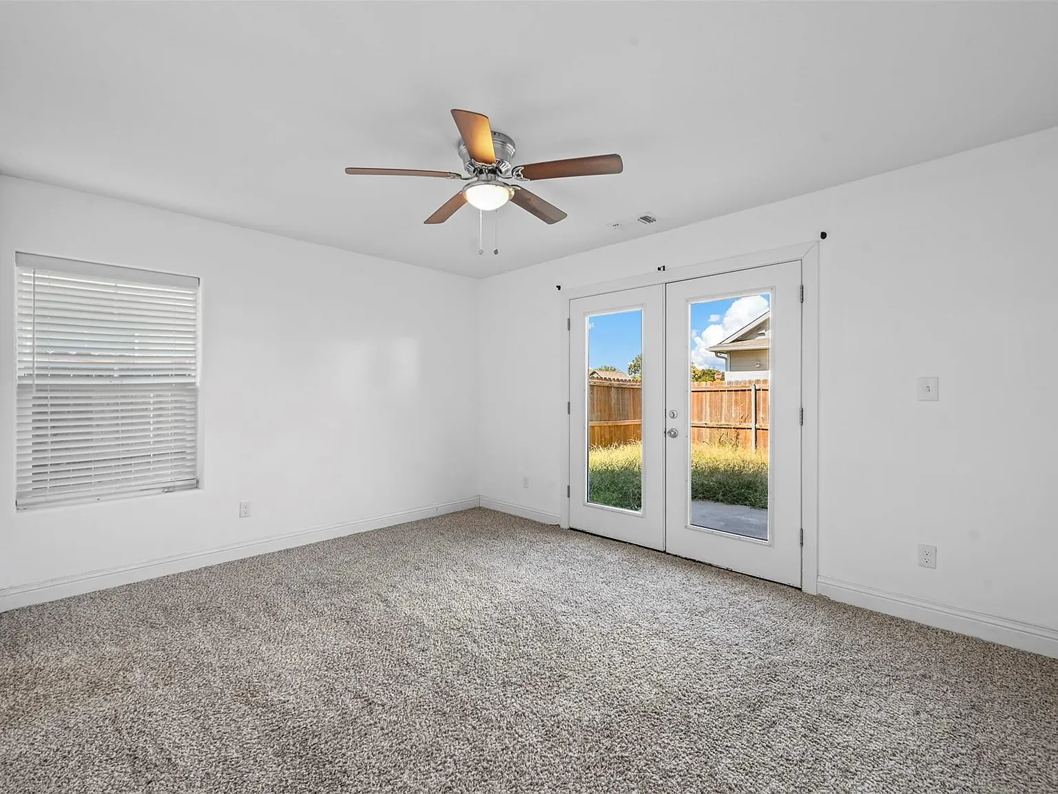 3 bed, 1230 sqft, $1,325 — Photo 1