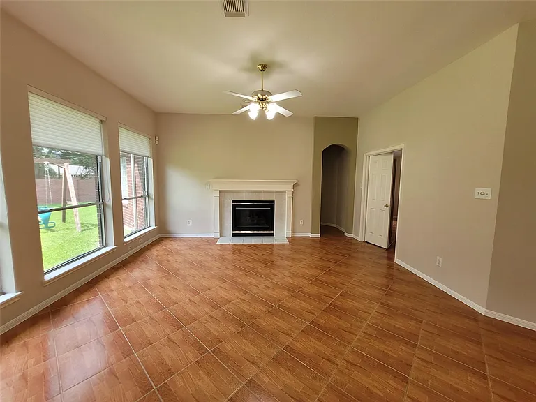 15427 Truslow Point Ln — Photo 7