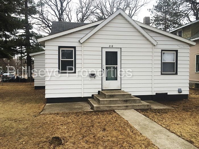 1st image of 218 9th St S