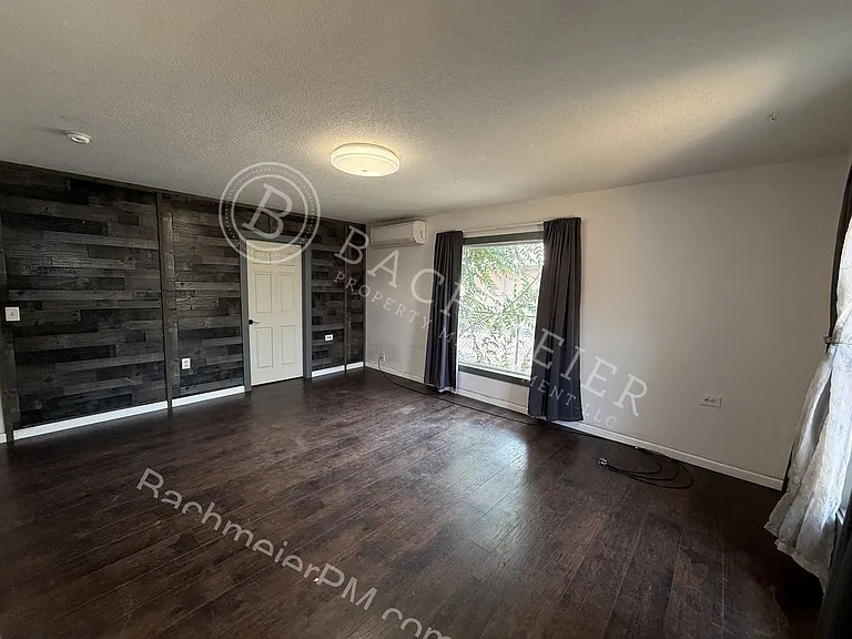 120 SE 17th St — Photo 3