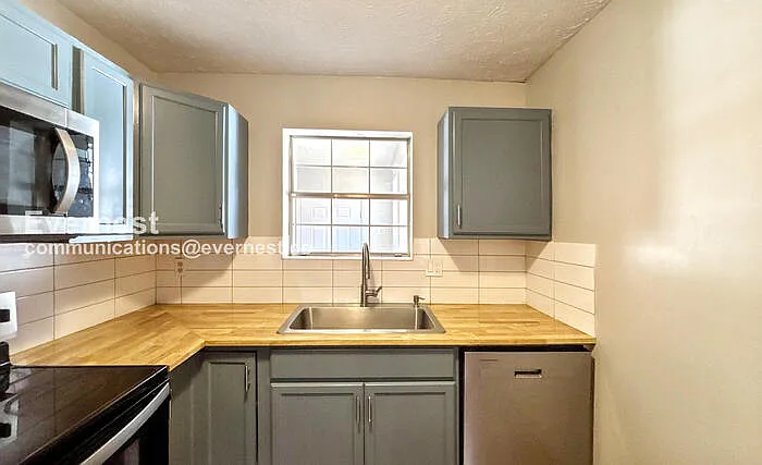 6933 Robinson Dr — Photo 5