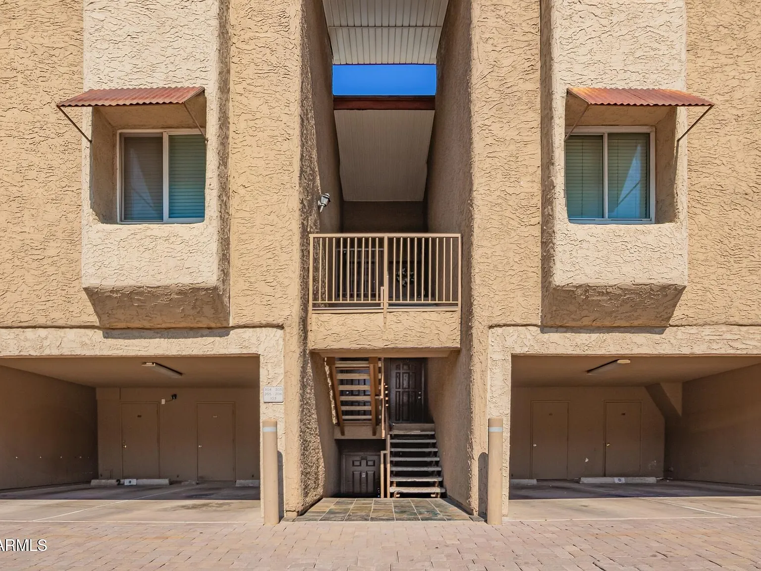 2 bed, 2.0 bath, 1088 sqft, $2,500 — Photo 2