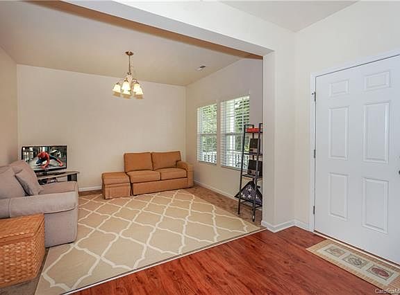 5th image of 12323 Flatbush Dr