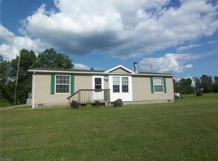 1117 Smith Hill Rd, Marietta, OH 45750