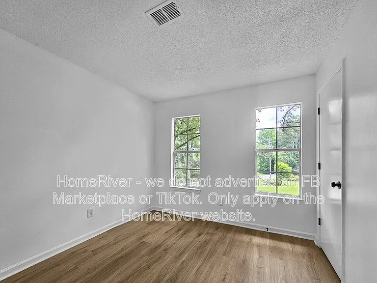 5486 Fox Valley Ln — Photo 8