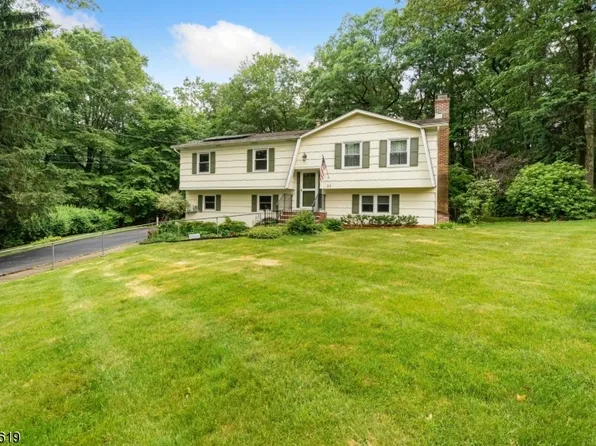 39 Robert St, Mount Olive Twp., NJ 07836