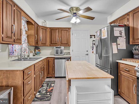 4th image of 932 Shiremont Dr