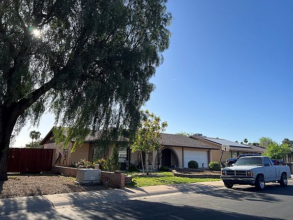 3rd image of 8109 N 105th Ln