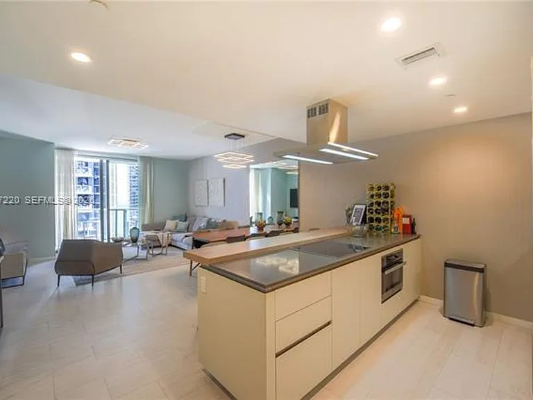1000 Brickell Plz #3705 — Photo 4