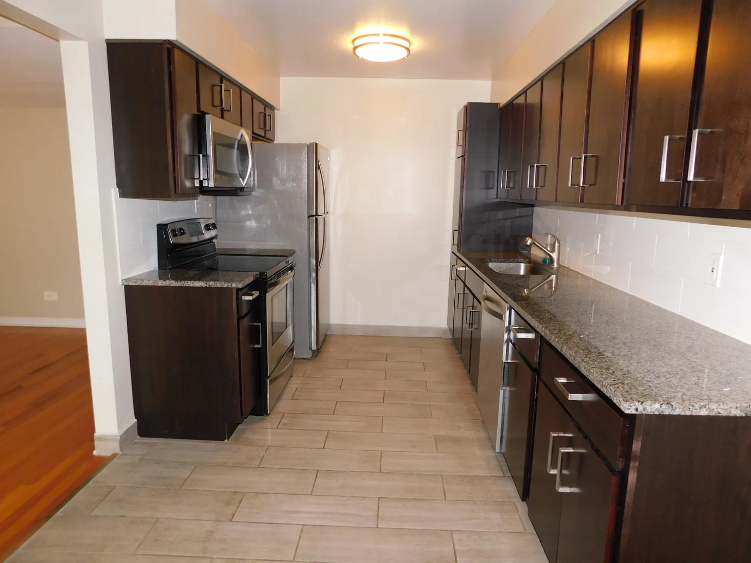 1 bed, 700 sqft, $1,875 — Photo 4