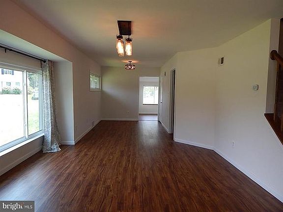 3rd image of 6615 Princeton Dr