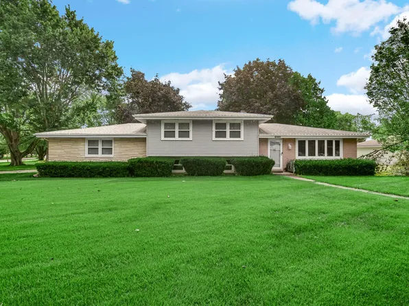 9507 Cleveland St, Crown Point, IN 46307