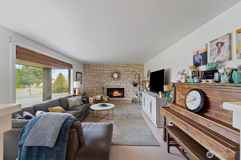 2nd image of 4605 W 12th Avenue