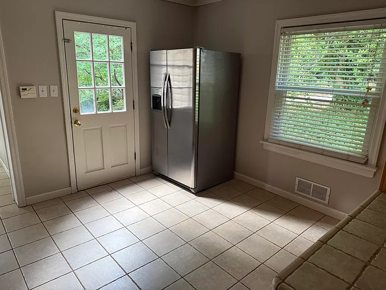 2239 Woodcliff Rd SE — Photo 7