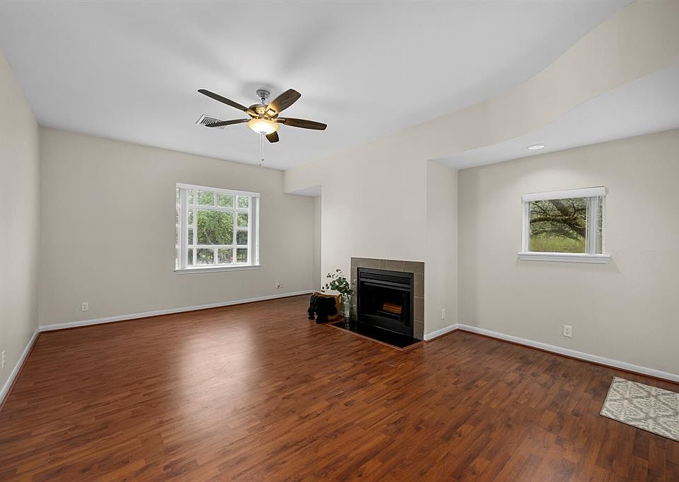 1st image of 4004 Montrose Blvd APT 37F