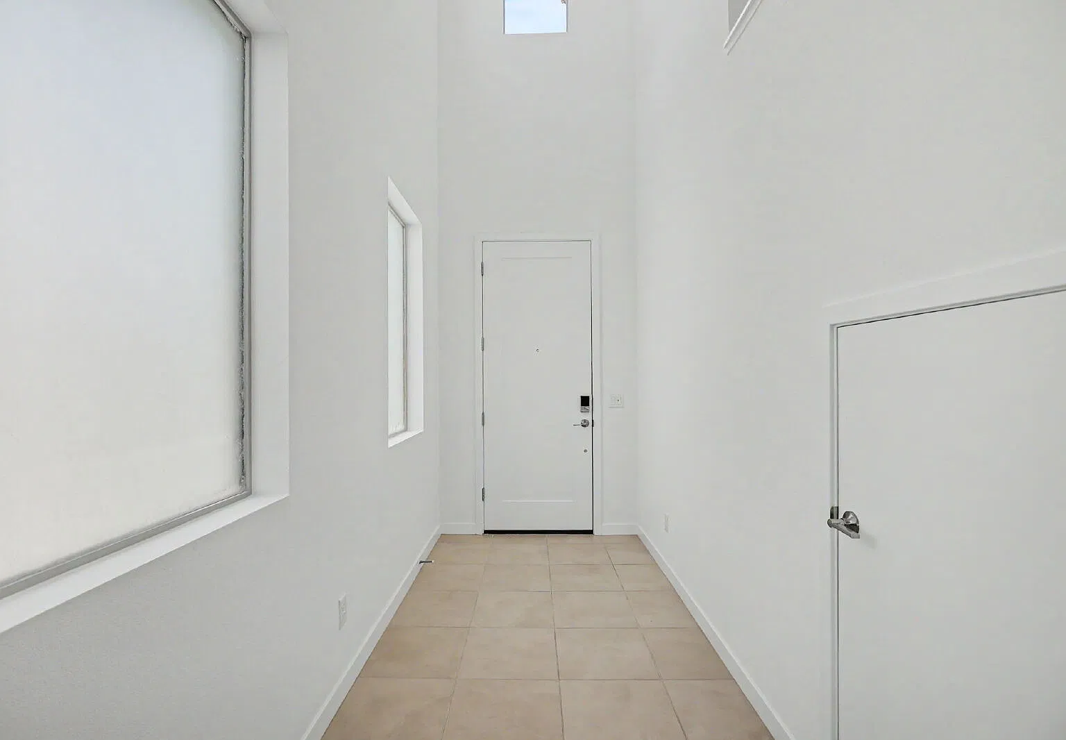 3 bed, 2.5 bath, 1677 sqft, $2,450 — Photo 4