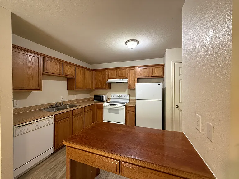 630 Schmitz Ave #5 — Photo 4