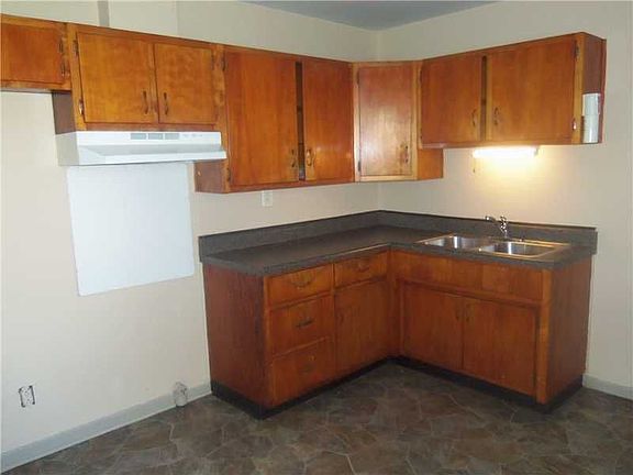 3rd image of 506 Hawthorne Ave
