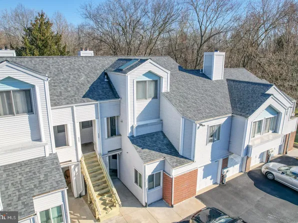 2308 Creekside Dr, Newark, DE 19711