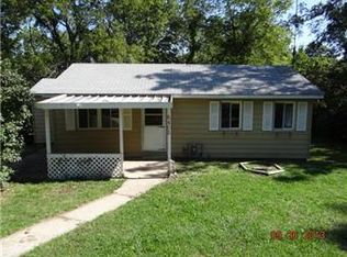 8405 Pershing Rd, Raytown, MO 64138