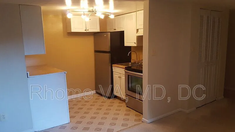 Studio, 1.0 bath, 500 sqft, $1,300 — Photo 3