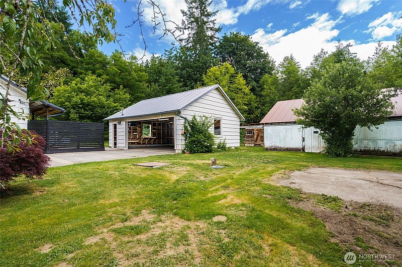 3rd image of 48242 Moen Road