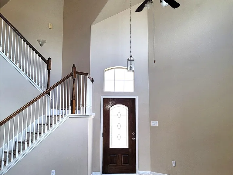 26319 Longview Creek Dr — Photo 2