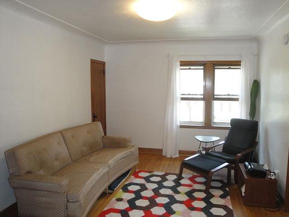 5th image of 408 Russell Ave N