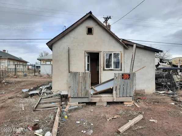 22680 W Railroad Ave, Seligman, AZ 86337