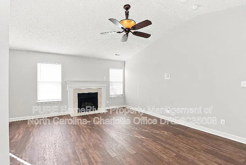 3 bed, 2.0 bath, 2080 sqft, $1,900 — Photo 3