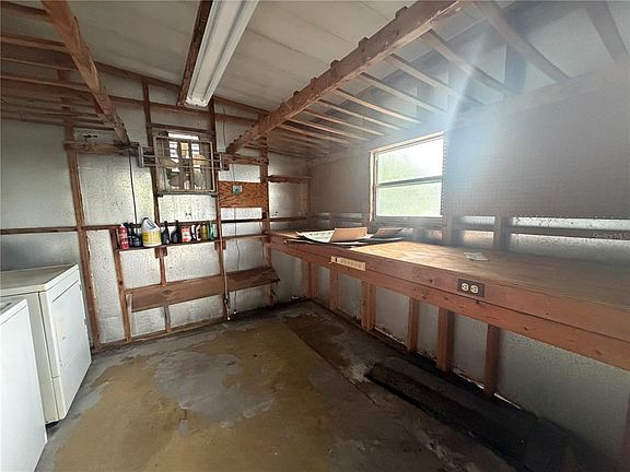5th image of 8017 FAIRLANE AVENUE