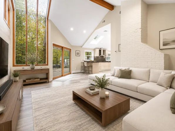 351 Winchester St, Newton, MA 02461