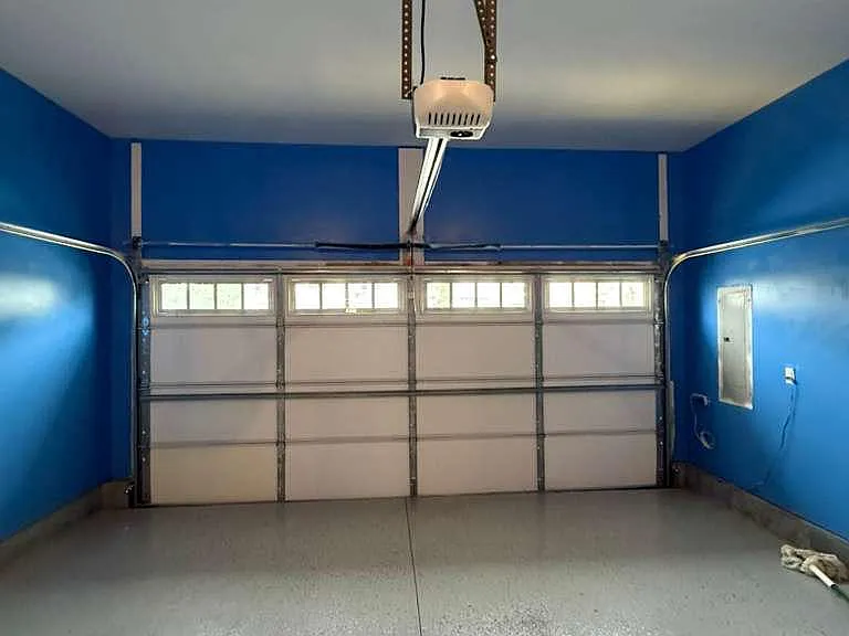 704 Peony Ln — Photo 35