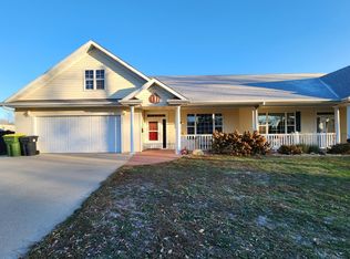 303 6th St SW, Pipestone, MN 56164