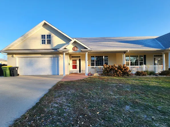 303 6th St SW, Pipestone, MN 56164