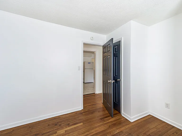 1208 Louis Ln — Photo 27