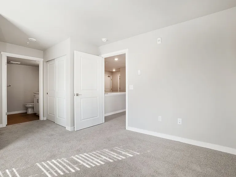 The Landing at Harbor Pointe — Photo 47